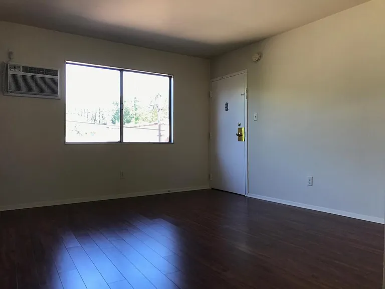 1855 Yosemite Dr #6 — Photo 4