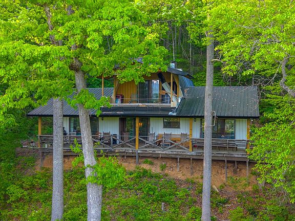 2nd image of 275 Mountain Laurel Dr