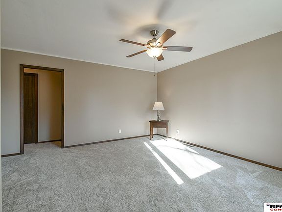 4th image of 841 Aspen Ln