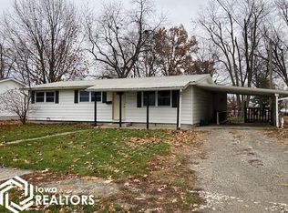 612 N Washington St, Bloomfield, IA 52537