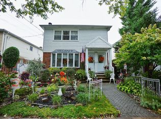 12 Linton Pl, Staten Island, NY 10308