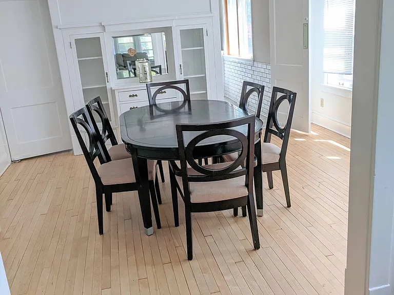 3928 N Farwell Ave — Photo 5