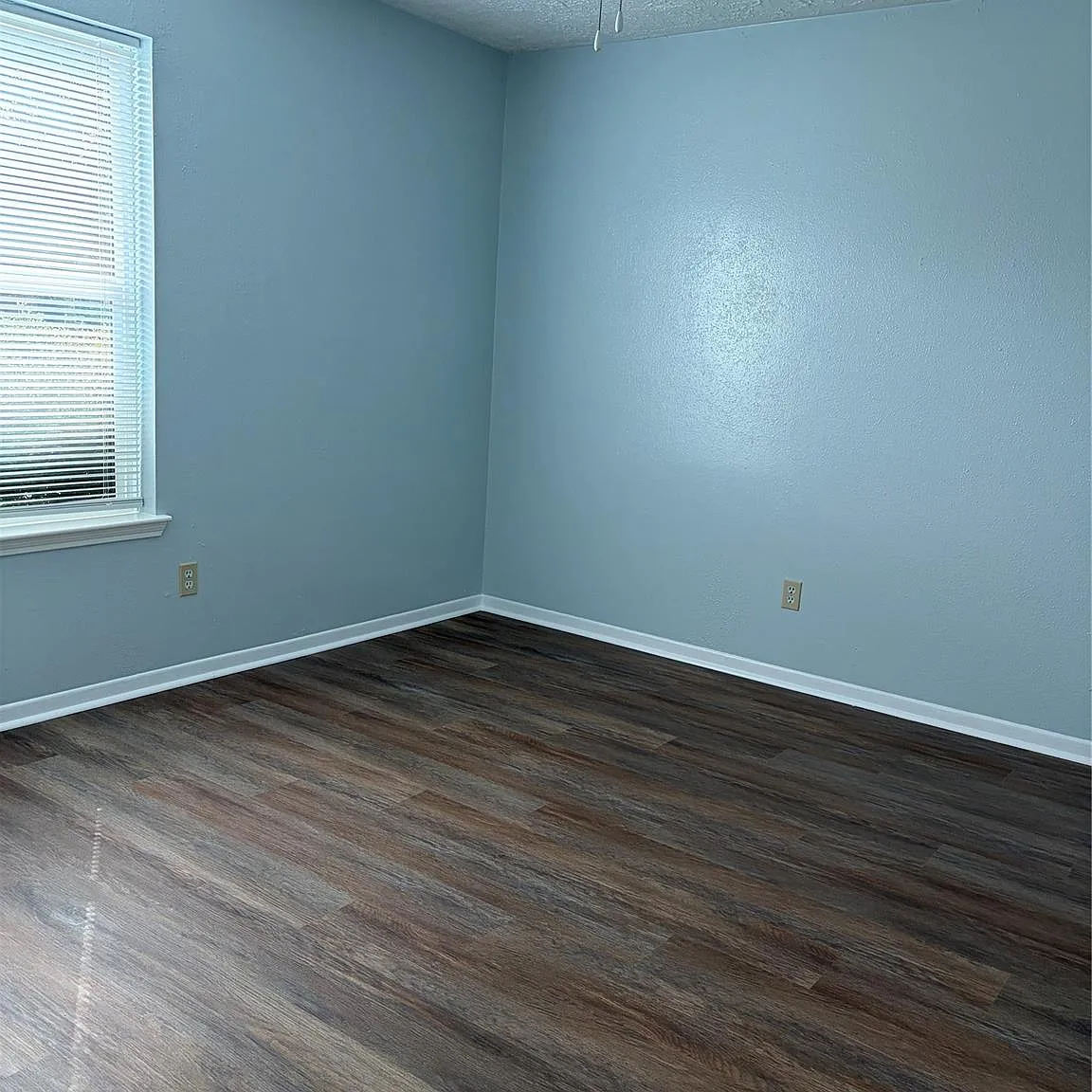 3 bed, 2.0 bath, 1675 sqft, $1,900 — Photo 2