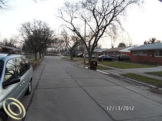 3rd image of 6460 Huntleigh St