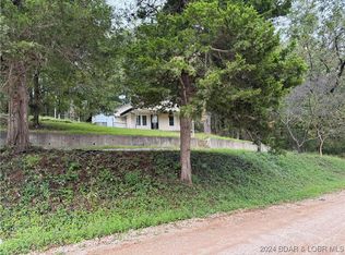 15 Klass Rd, Eldon, MO 65026