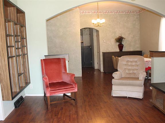 5th image of 2819 Burgess Ln