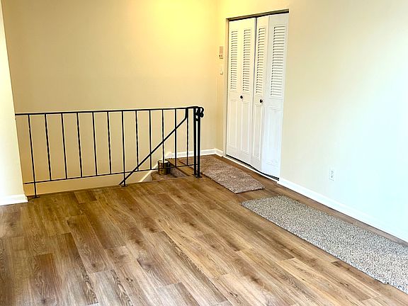3rd image of 611 Meadowbrook Drive # Fl 2nd