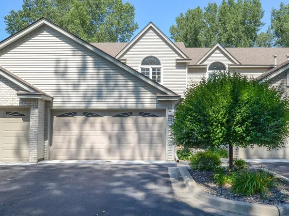 9860 Palm St NW, Coon Rapids, MN 55433