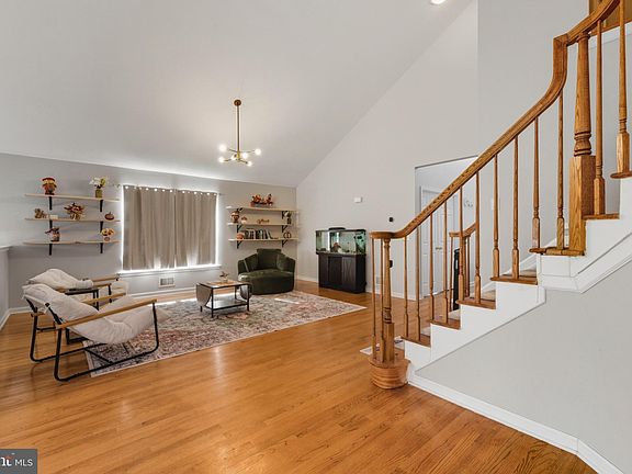 5th image of 1017 Shira Ct