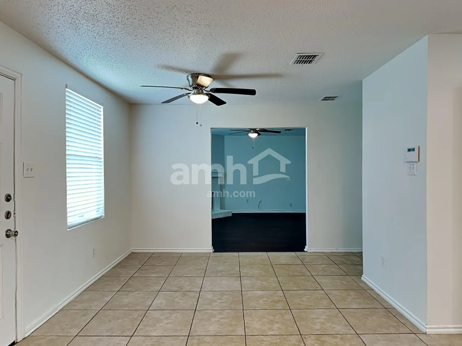 3 bed, 2.5 bath, 2320 sqft, $2,270 — Photo 4