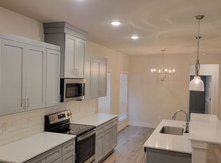 685 The Cottages Dr, Godley, TX 76044