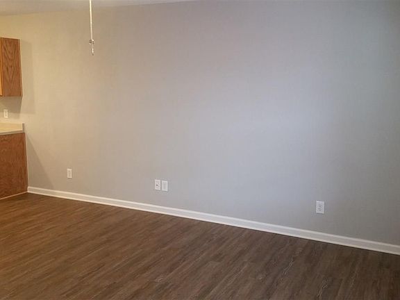 3rd image of 1519 Trigg Ln APT 302