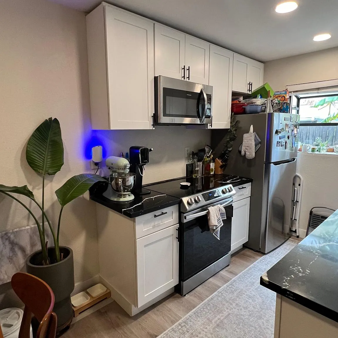 1435 Essex St — Photo 4