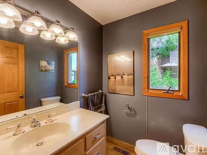 1st Floor Bathroom for bedroom and common area
