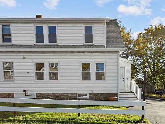 4th image of 106 2nd St Unit 106