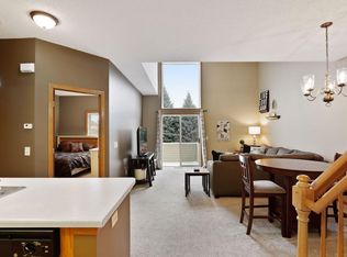 8620 Savanna Oaks Bay UNIT B, Woodbury, MN 55125