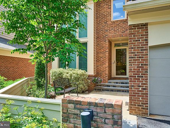 4th image of 1402 Hemingway Ct