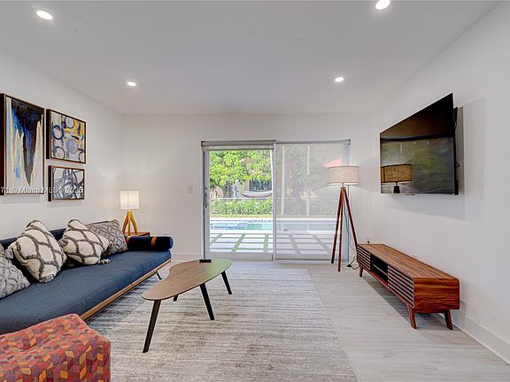 4th image of 7528 Buccaneer Ave #7528