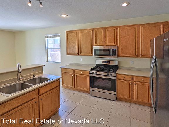 5th image of 11231 Tribiani Ave