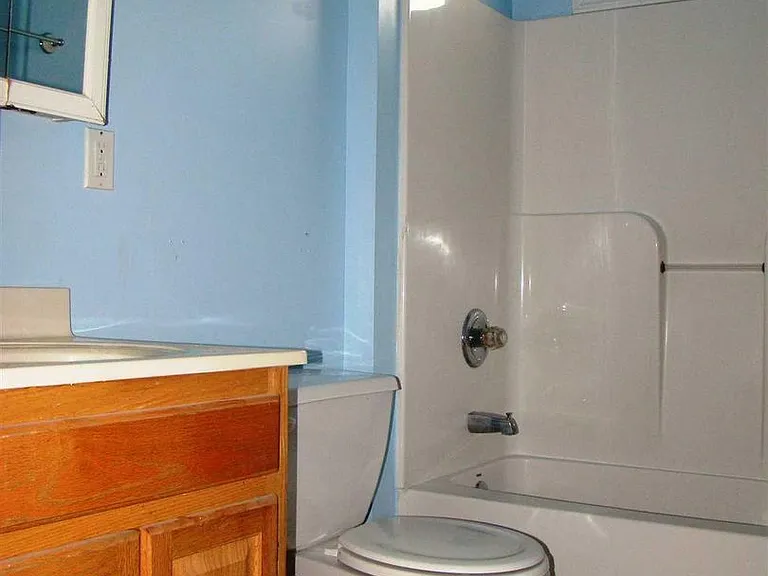 10 Worrall Ave #2 — Photo 8