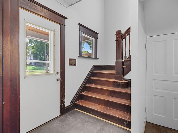 4th image of 916 Kirkwood Blvd