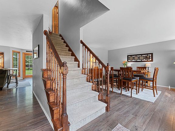 3rd image of 2906 Sunray Ln