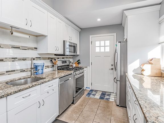 2nd image of 36 Wren Ct