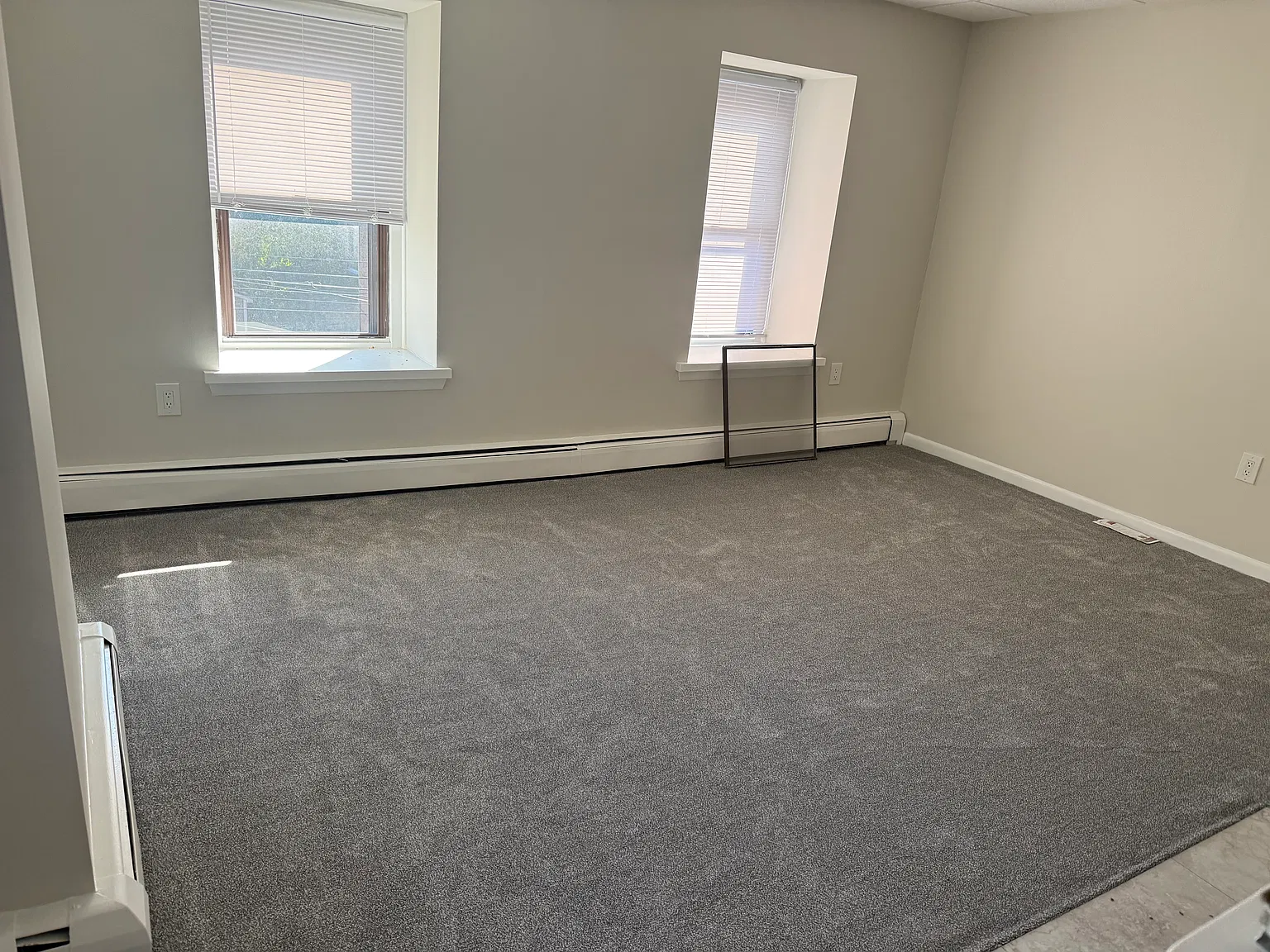 Studio, $1,000 — Photo 2
