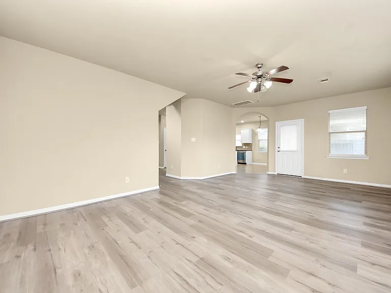 6106 Grassy Haven Ln — Photo 9