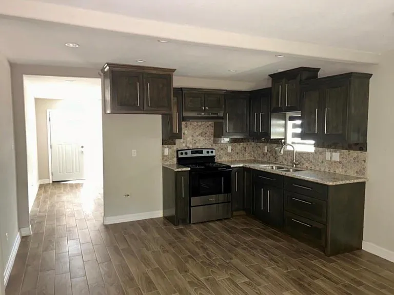 15101 South Dr — Photo 4