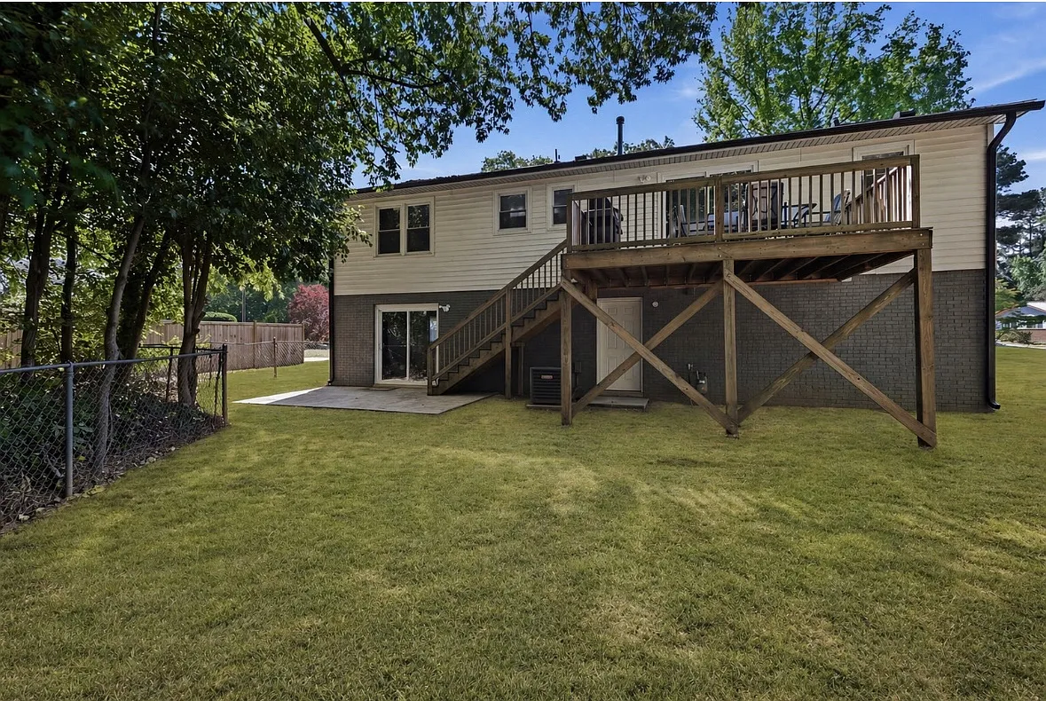 Building Photo - 1048 Ivy Ln