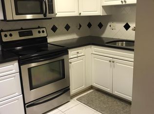 16 Wampus Ave APT 11, Acton, MA 01720