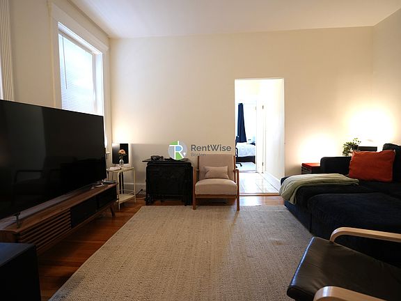 3rd image of 63 Brighton Ave APT 2