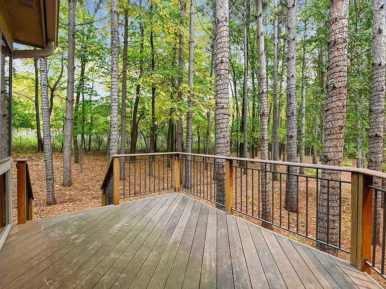 4390 Trillium Ln W — Photo 12