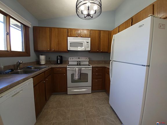 4th image of 5811 S 52nd St