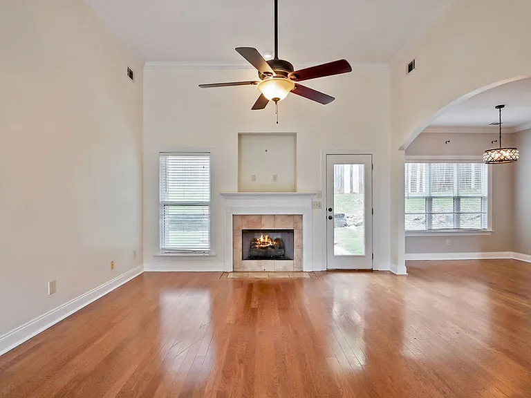 710 Valley St — Photo 15