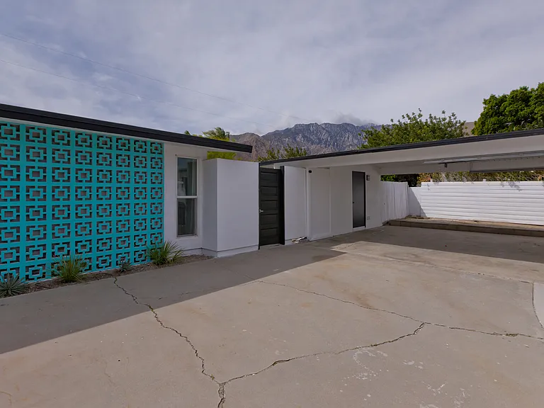 765 W Rosa Parks Rd — Photo 8
