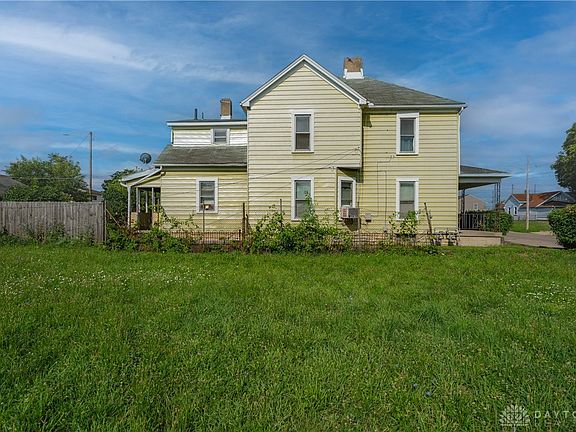 3rd image of 3016 E 2nd St