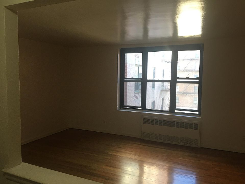 2nd image of 622 E 187th St APT 4A
