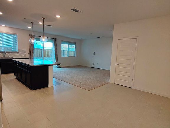 4th image of 17457 Carina Ave