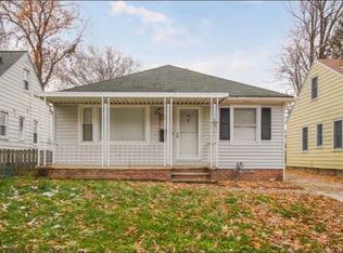 2807 Park Dr, Parma, OH