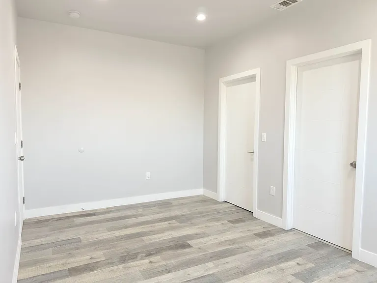 Case Townhomes — Photo 24
