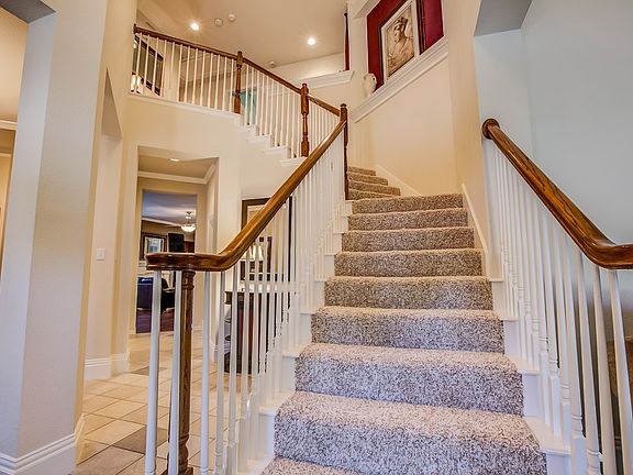 4th image of 305 Parkview Dr