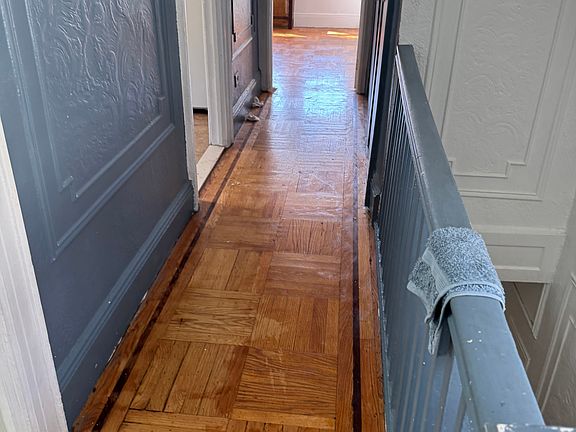3rd image of 2-101 30th St #Townhouse 117