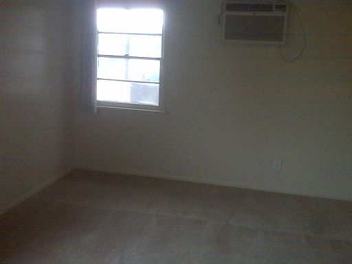 2nd image of 2807 W Victory Blvd APT D
