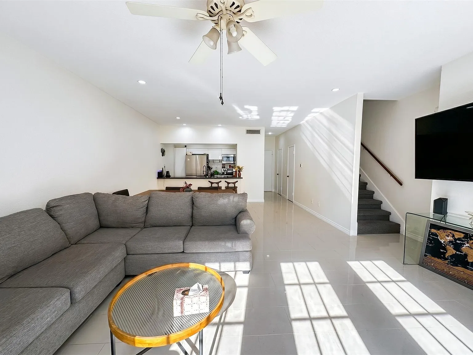 2 bed, 2.5 bath, 1740 sqft, $2,000 — Photo 4