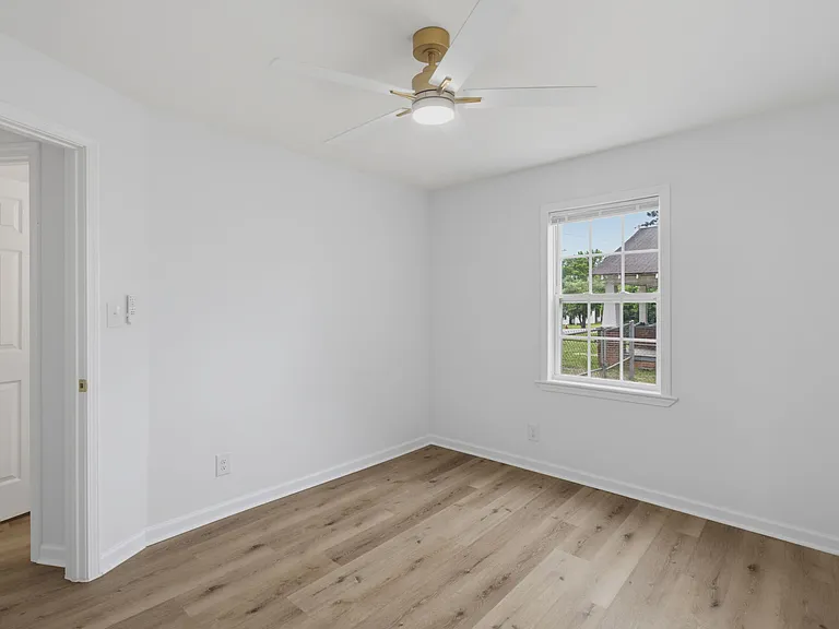 931 Marlboro St — Photo 25