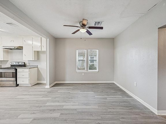 5th image of 710 E Magnolia St