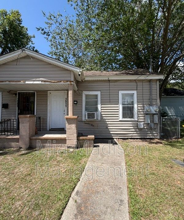1st image of 1511 Richards St