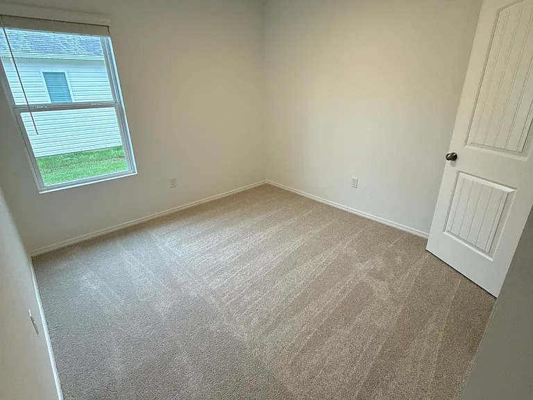 771 Gussy Ln — Photo 11